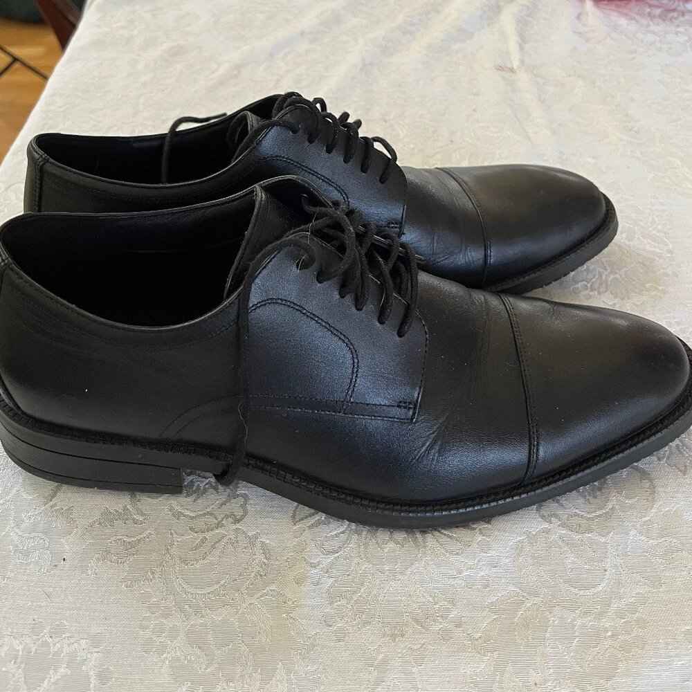 Cole Haan men's dress shoes size 9.5 Medium